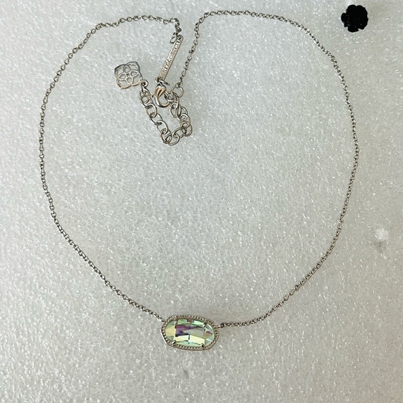 Kendra Scott Elisa Dichroic Glass pendant necklace in silver color - Picture 2 of 6